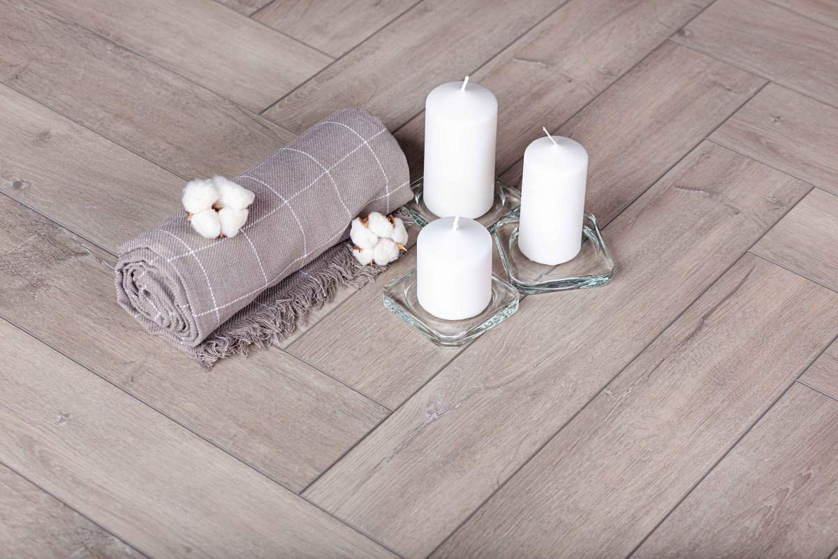 Замковая ПВХ плитка "Aberhof" Carmelita 1682 (615*123*5 мм) — купить в Ижевске