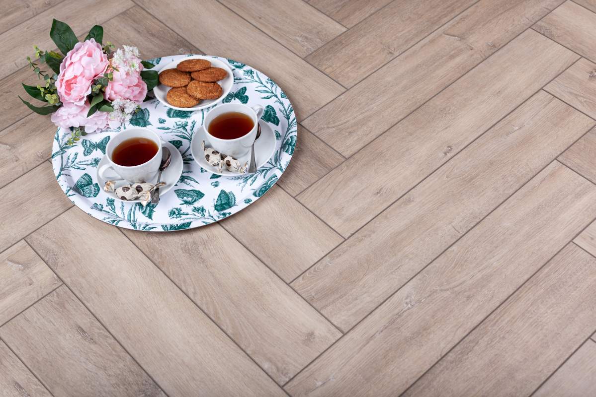 Замковая ПВХ плитка "Aberhof" Carmelita 0532 (615*123*5 мм) — купить в Ижевске