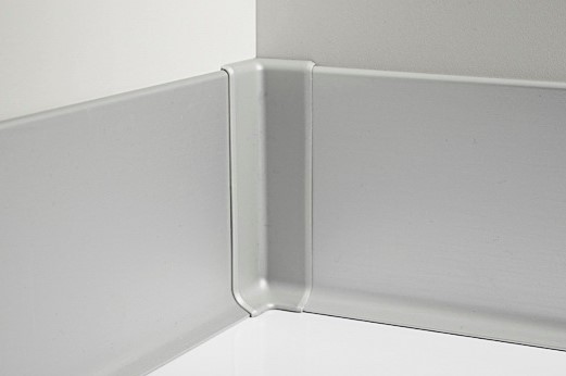 Угол внутренний к алюминиевому плинтусу 60мм анодированное серебро — купить в Ижевске