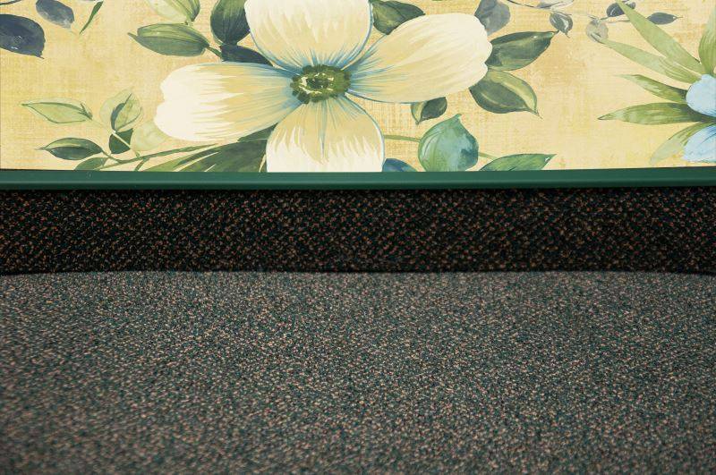 Плинтус для ковролина "Korner" Listwa зеленый (2500*13,8*50 мм) — купить в Ижевске