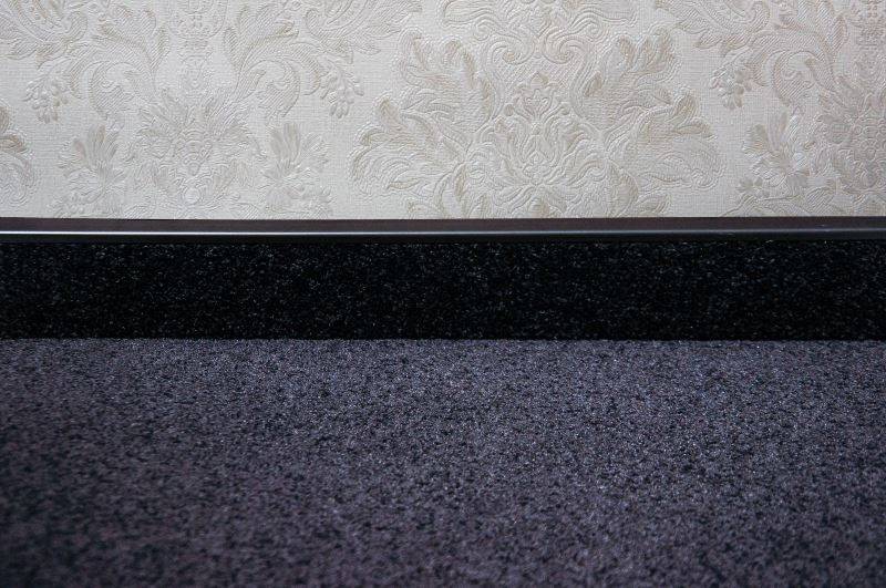 Плинтус для ковролина "Korner" Listwa черный (2500*13,8*50 мм) — купить в Ижевске