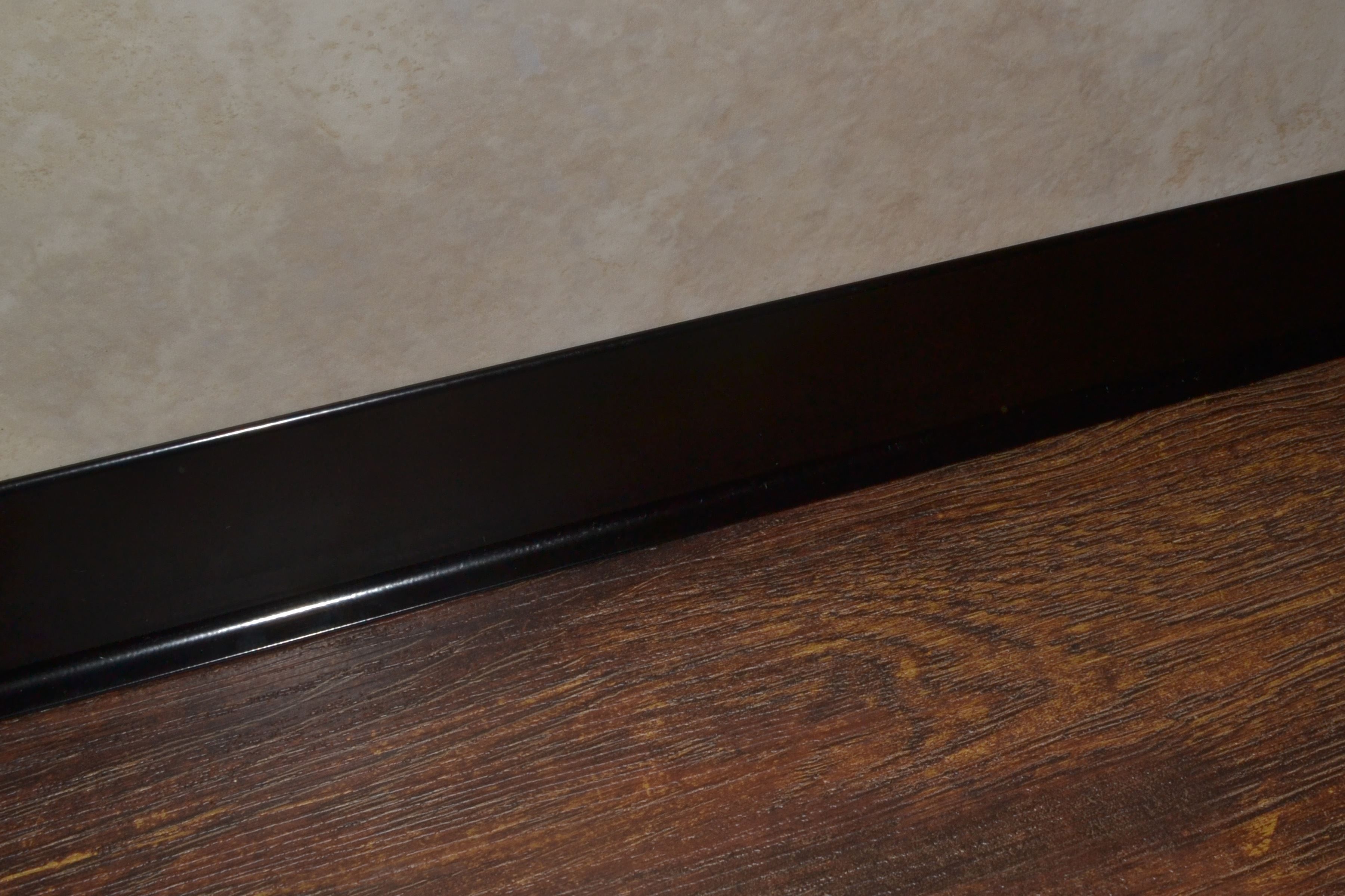 Плинтус алюминиевый L-образный черный (2500*11*60 мм) — купить в Ижевске