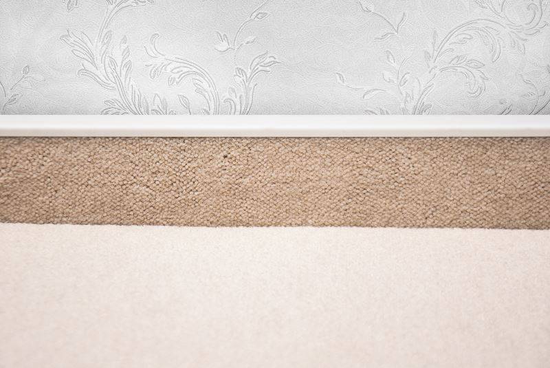 Плинтус для ковролина "Korner" Listwa белый (2500*13,8*50 мм) — купить в Ижевске